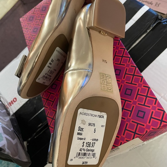 Tory burch gold shoes - Picture 2 of 2